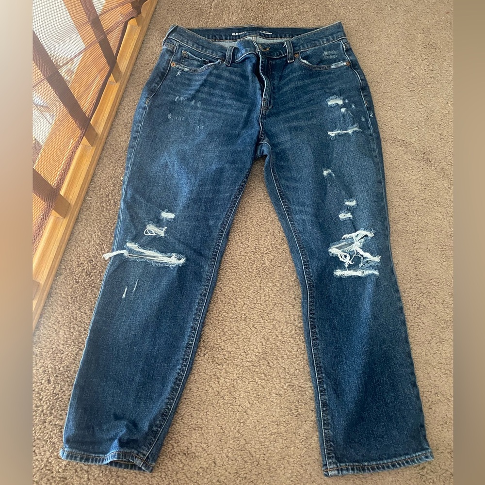 Mid-rise Distressed Boyfriend jeans